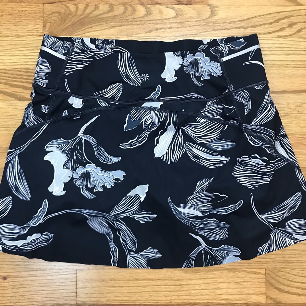 Athleta Floral Sonic Skort Blue Sz S Tennis Skirt